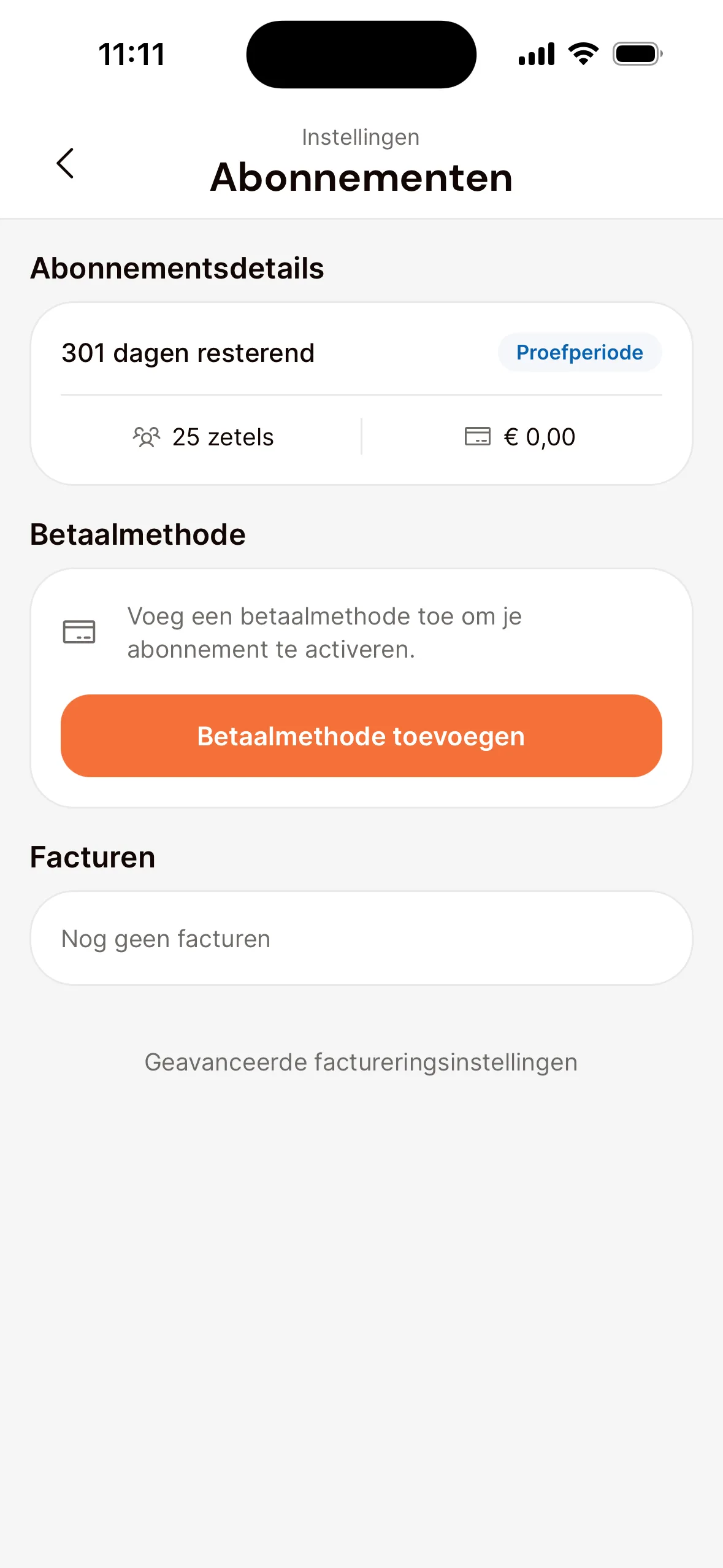 Het scherm Abonnementen in de app: bij Abonnementsdetails het aantal resterende dagen van de proefperiode (Proefperiode), het aantal zetels en het bedrag, daaronder Betaalmethode met de knop Betaalmethode toevoegen en Facturen.