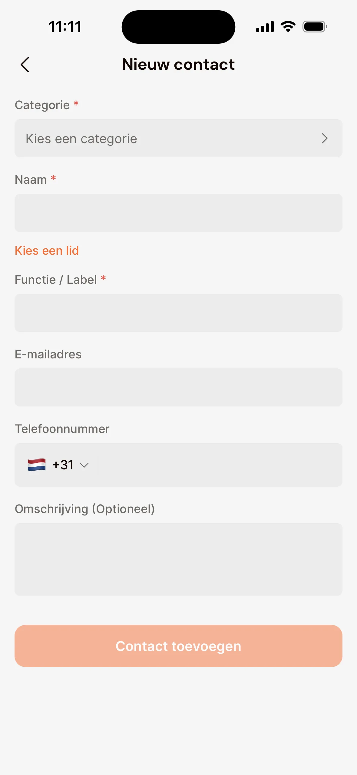 Het scherm Nieuw contact in de app: Categorie met Kies een categorie, Naam met Kies een lid, en de velden Functie / Label, E-mailadres, Telefoonnummer en Omschrijving, met onderaan Contact toevoegen.