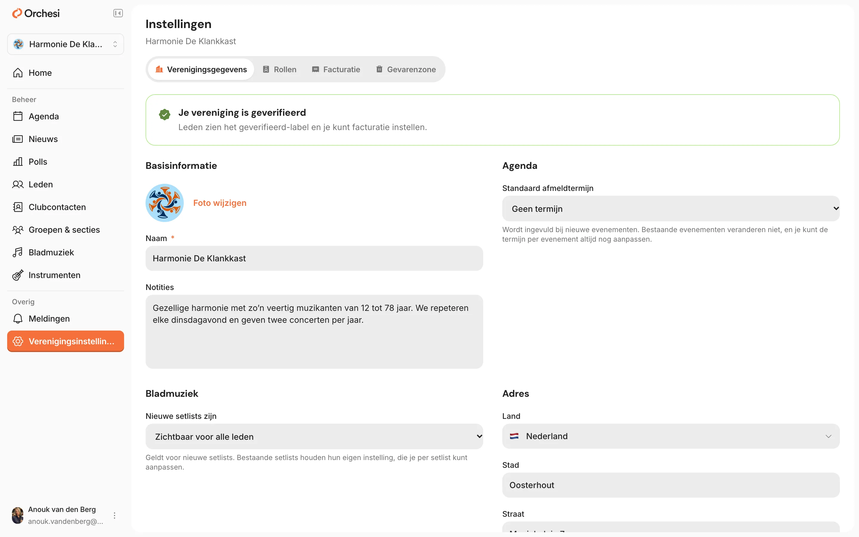 De verenigingsinstellingen, tabblad Verenigingsgegevens: Je vereniging is geverifieerd, Basisinformatie met foto, naam en notities, Agenda, Bladmuziek en Adres.