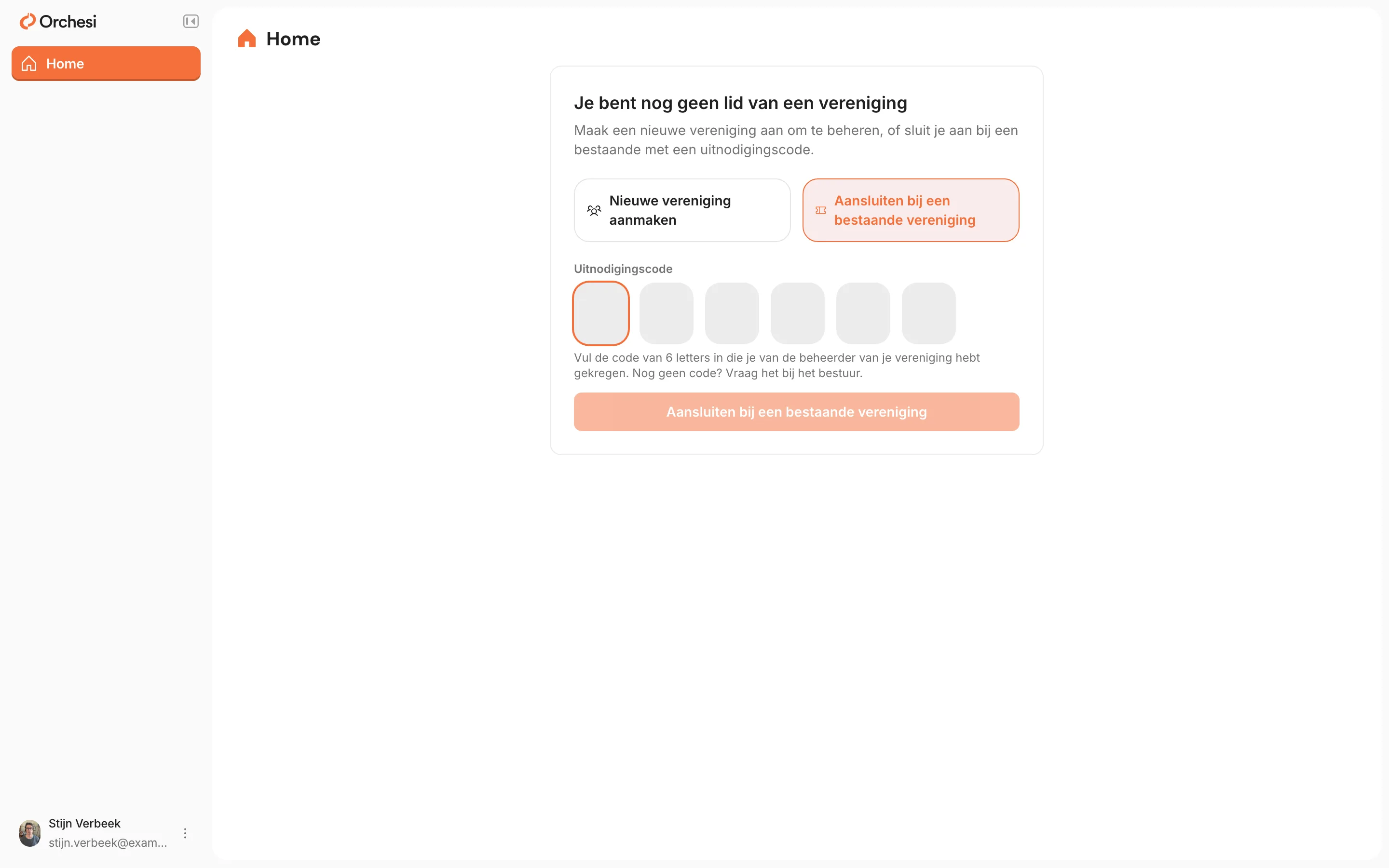 Home van een nieuw account zonder vereniging, met Aansluiten bij een bestaande vereniging gekozen: onder Uitnodigingscode zes vakjes voor de code, uitleg waar je de code krijgt, en de knop Aansluiten bij een bestaande vereniging.