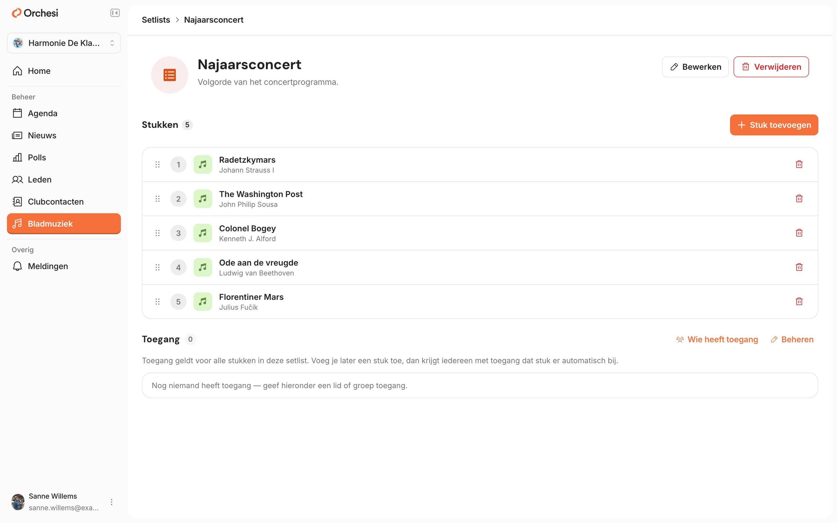 Een setlist in de web-app met de genummerde werken in concertvolgorde, de knop Werk toevoegen en onderaan Toegang met Wie heeft toegang en Beheren.